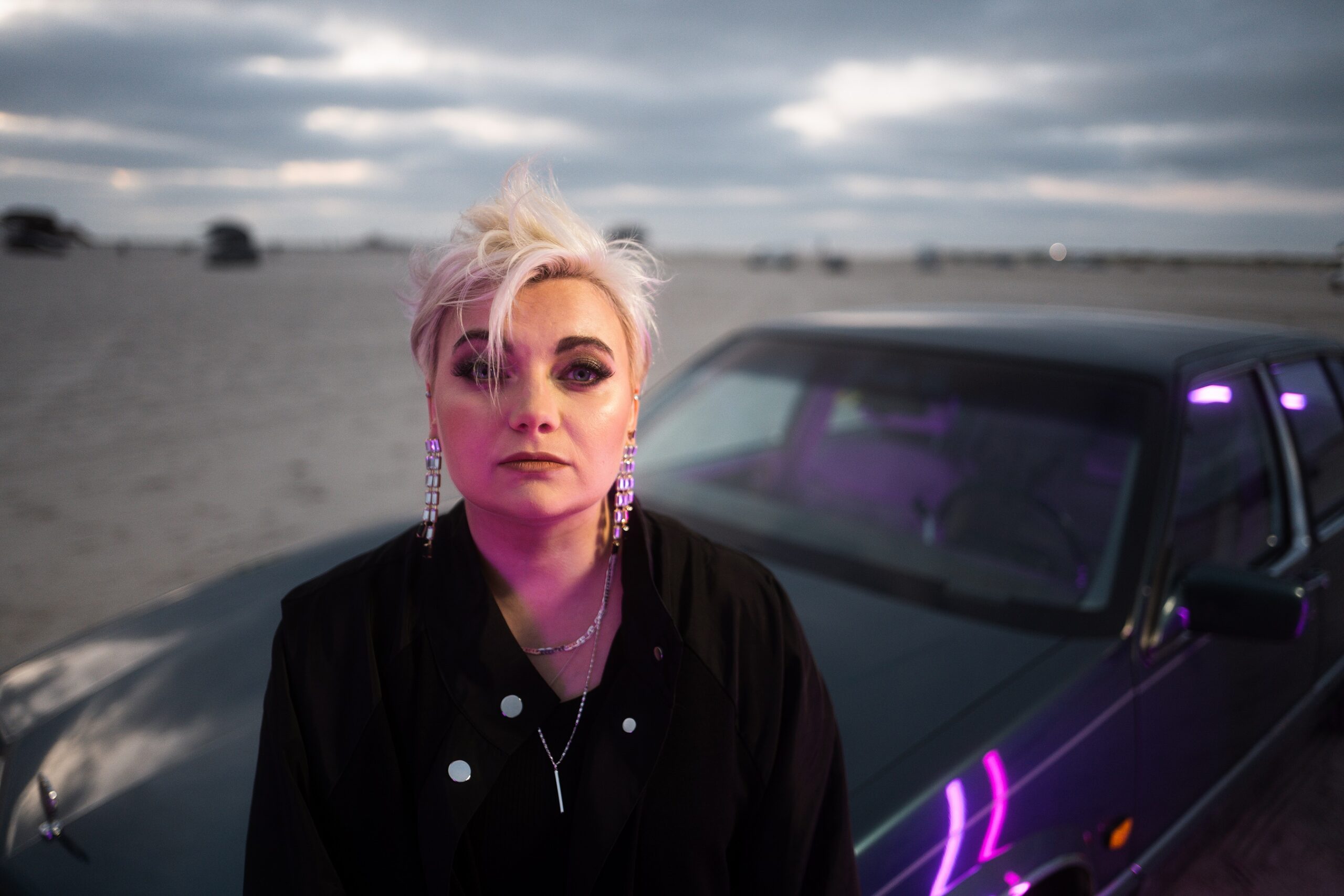 our weekly heroine ela. erklärt, wie sie sich mit ihrer Musik selbst