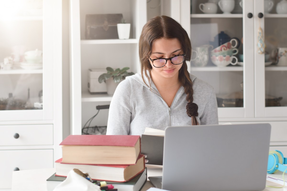 Frau Brille Laptop