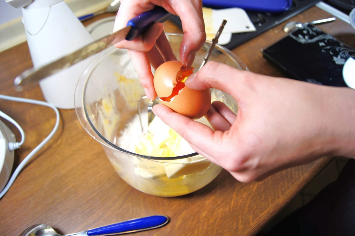 Eier aufschlagen 5 ungewöhnliche Methoden wmn.de