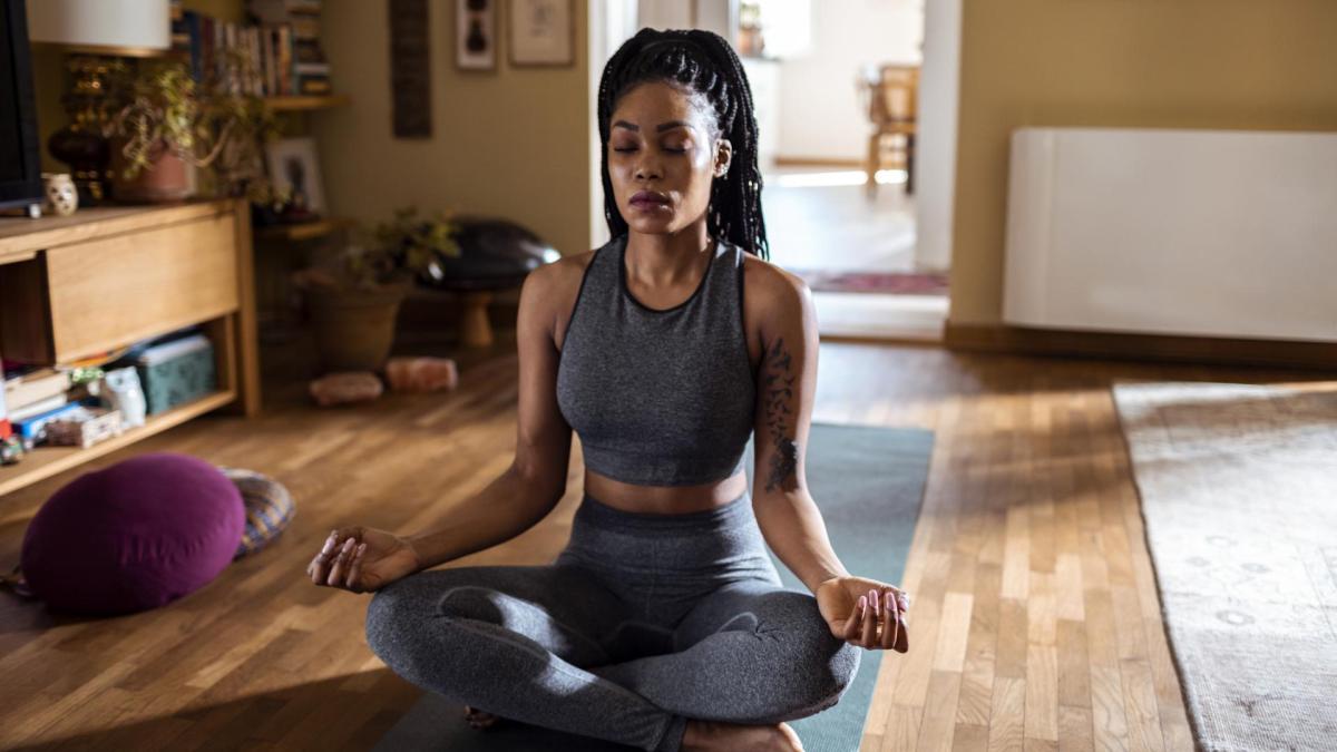 10-Minuten-Meditation, Meditieren, Frau, Yoga