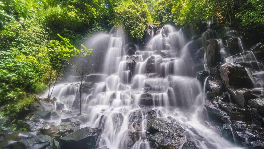 Wasserfall Hochzeit auf bali