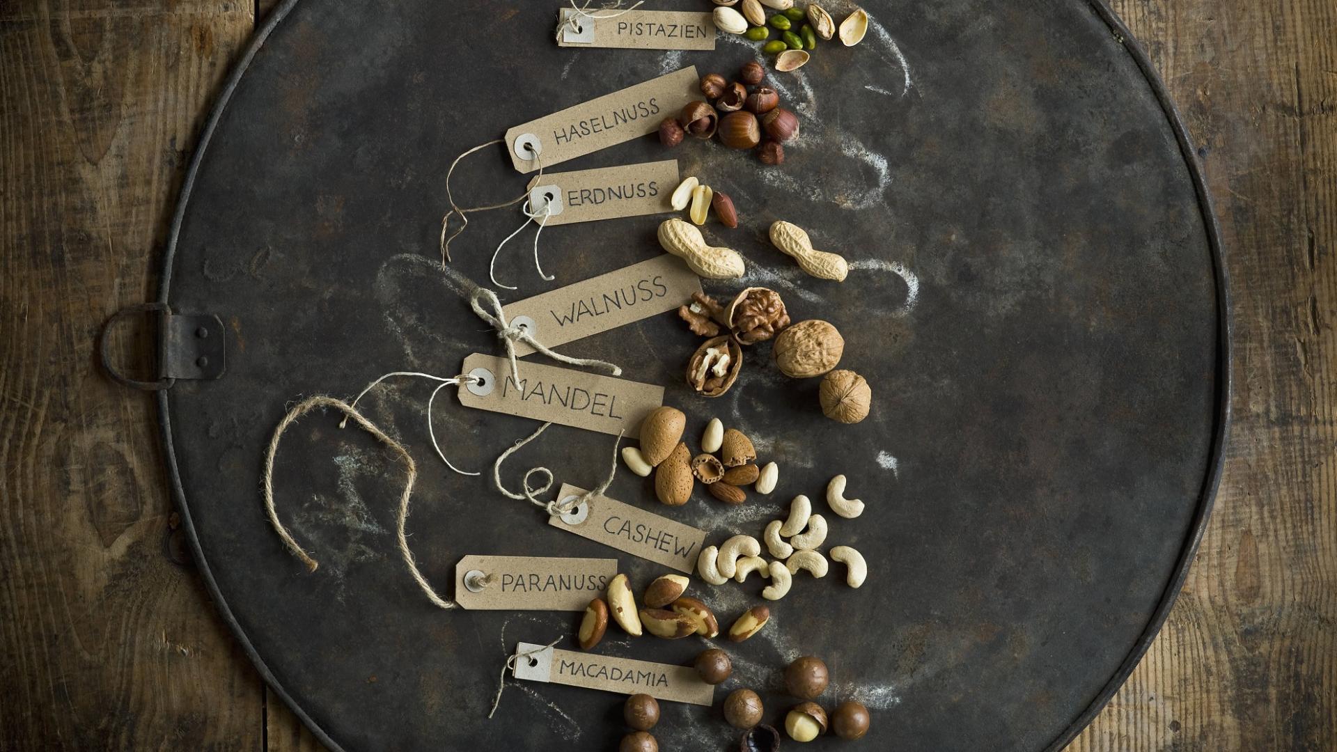 nuts labeled different varieties