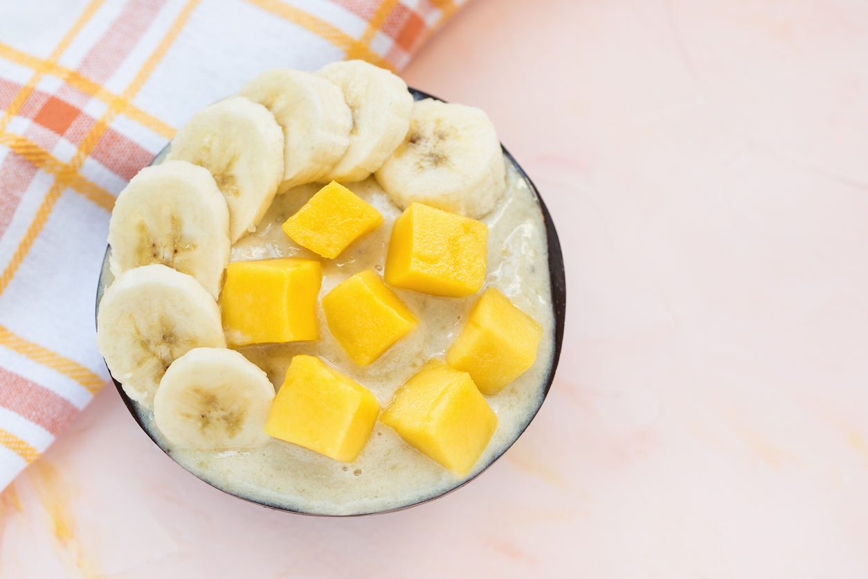 Eis mit Bananen und Mango