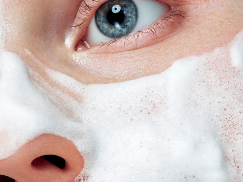 Peeling Gesicht Pflege Routine Reinigung Schaum Creme