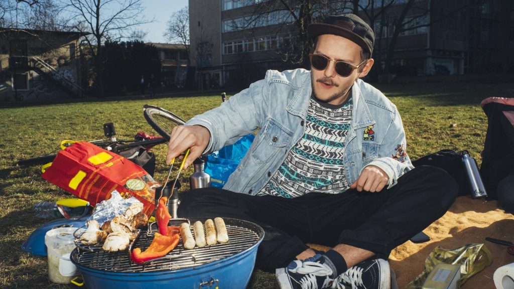 cooler typ grillt nachhaltig mit unseren tipps