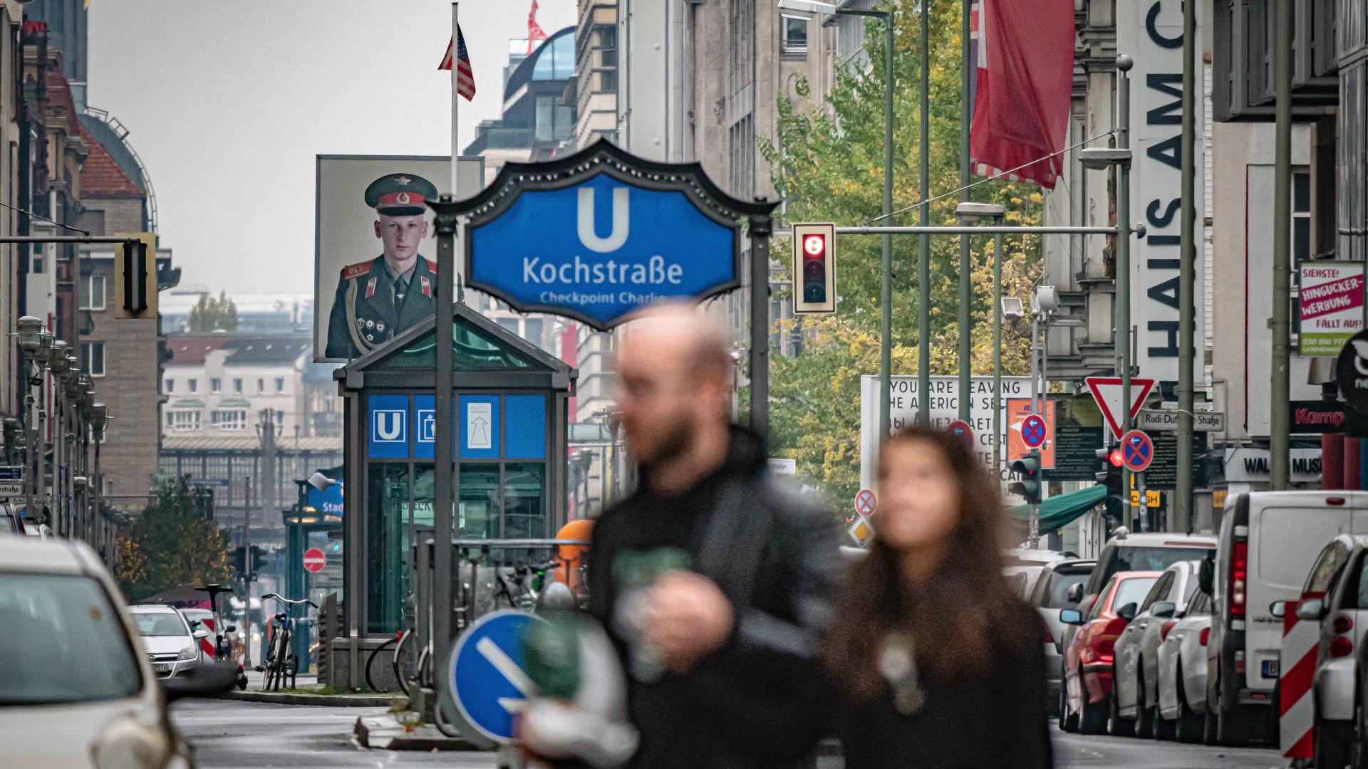 Berlin Kreuzberg, corona wochenende stadt paar