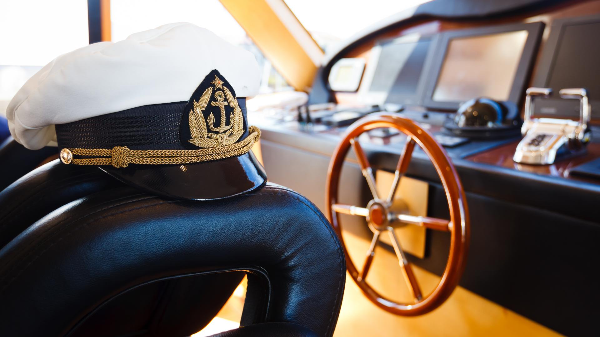 Kapitänin erteilt Sexist eine Lektion wmn