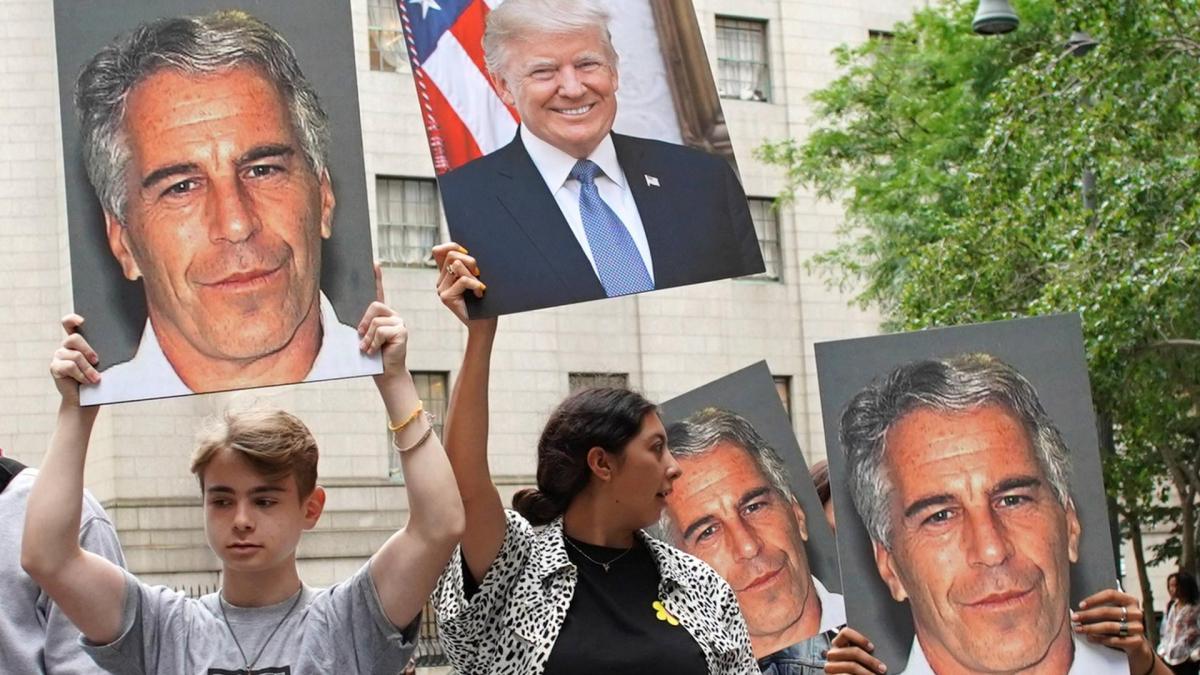 Trump, Epstein, Demo, Plakate