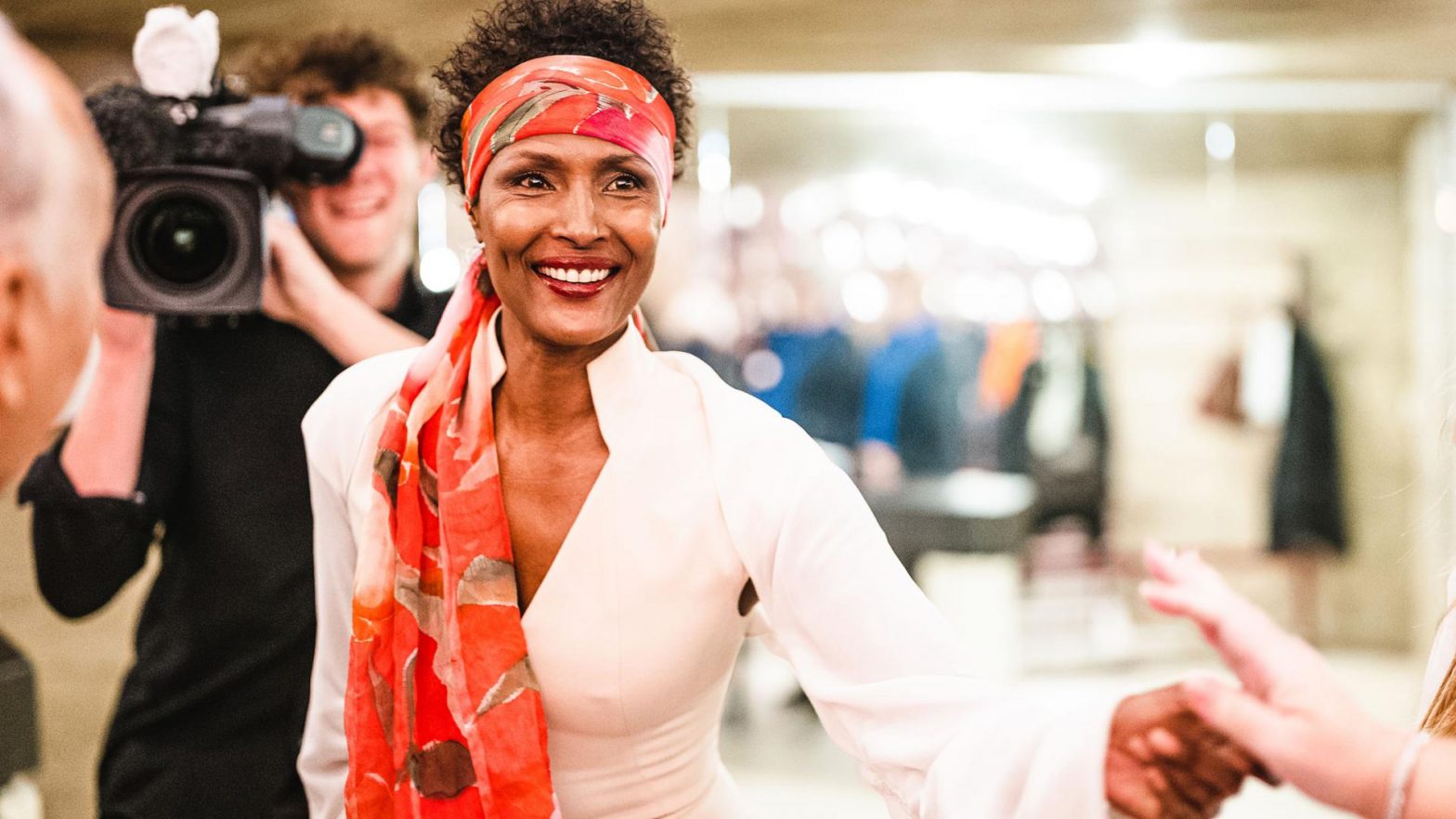 Waris Dirie “Sie tun es aus Dummheit & Geldgier.” wmn