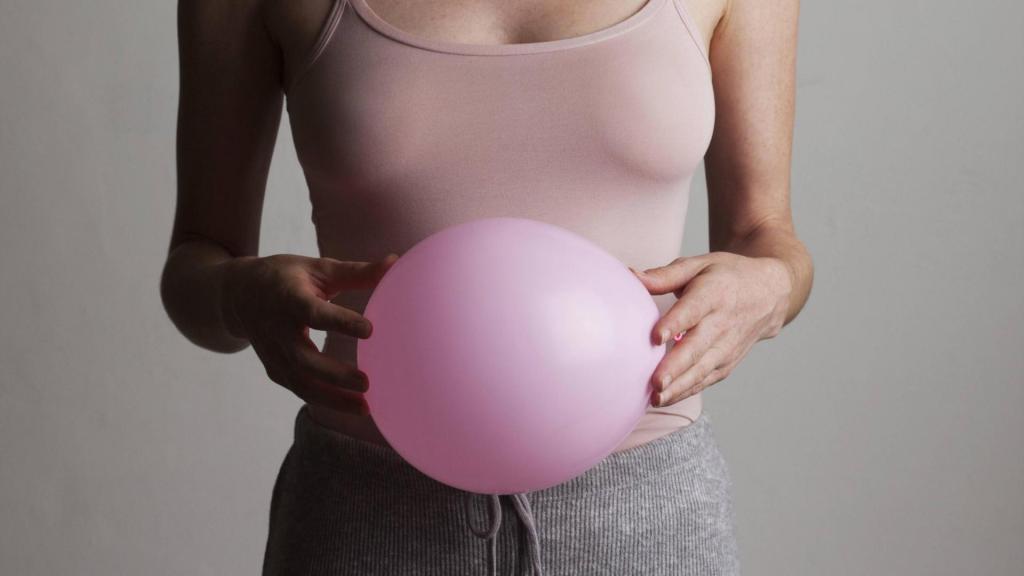 Wie ein Luftballon: Viele Frauen fühlen sich auch Monate nach der Geburt noch schwanger.