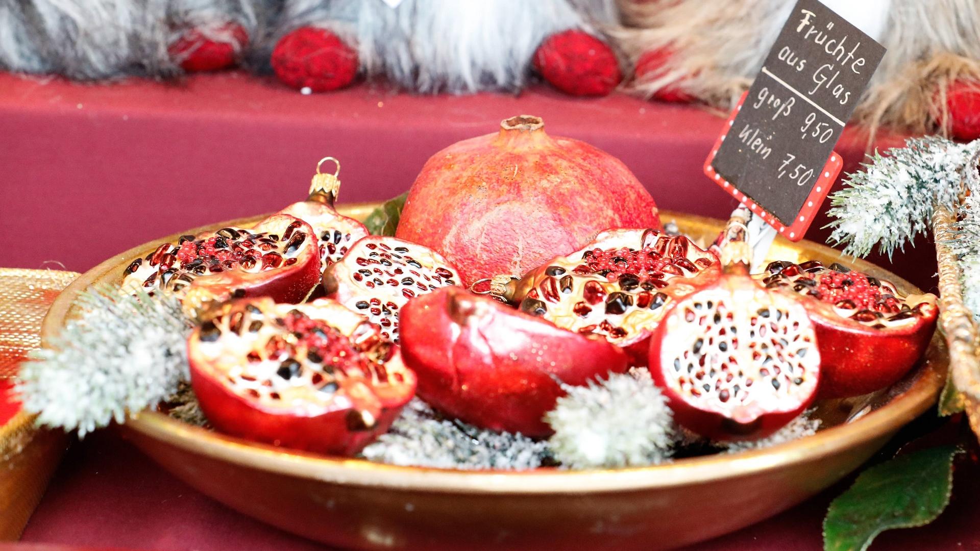 Granatäpfel auf dem Nürnberger Weihnachtsmarkt