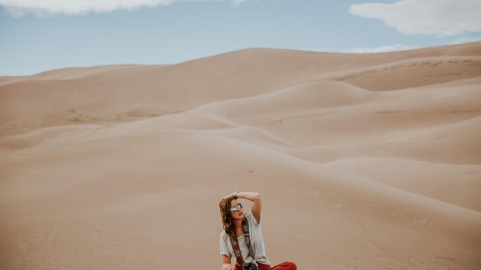Frau in der Wüste