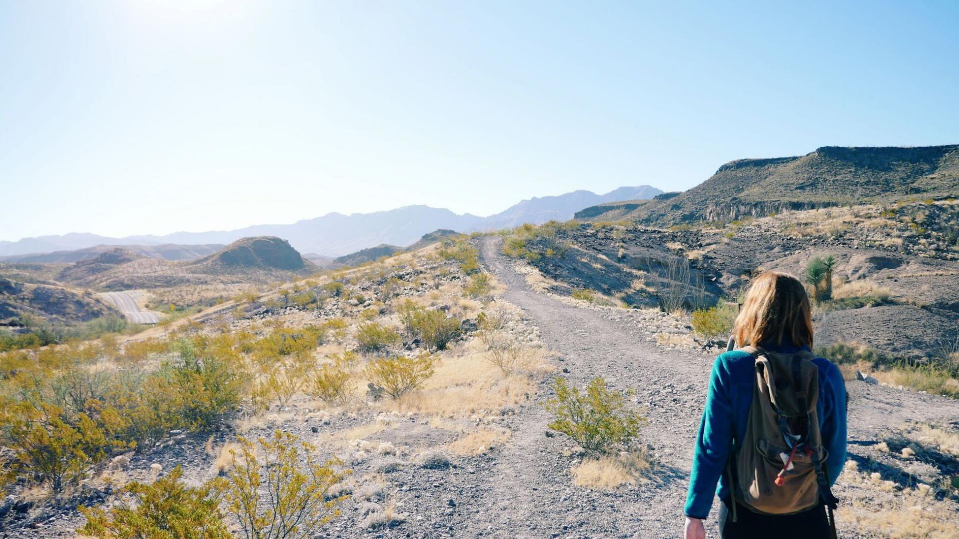 Frau wandern Natur