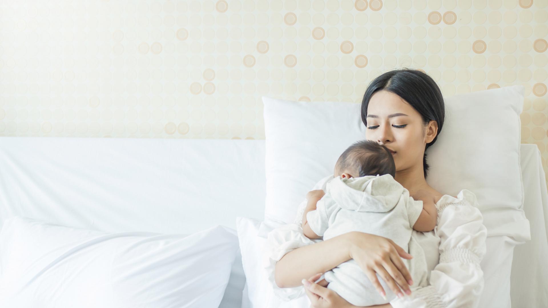 Frauen nach der Familienplanung fragen