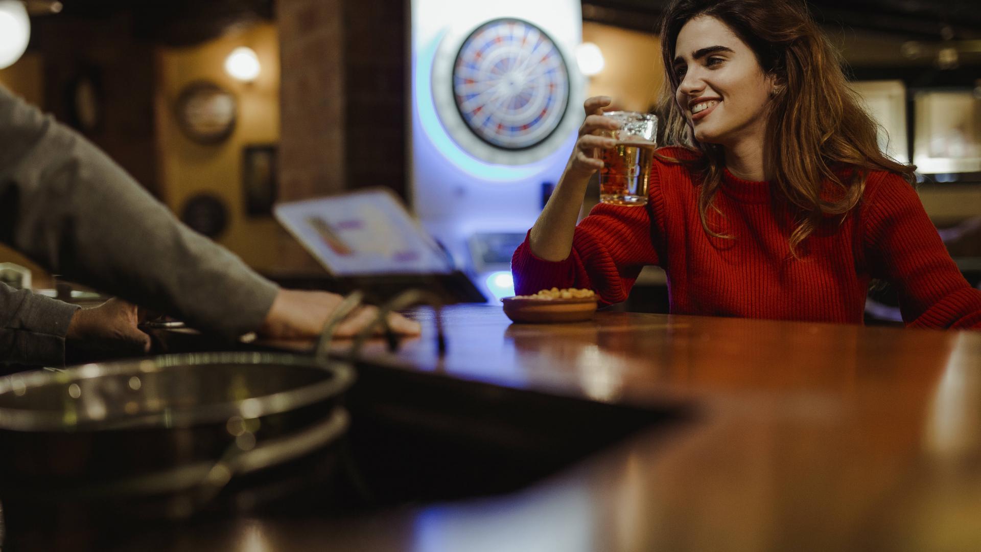Frau Bar