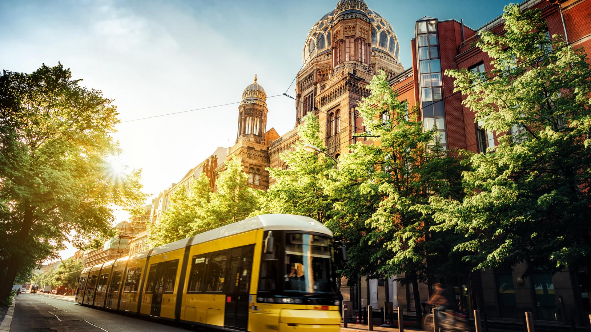 Tram, öffentliche Verkehrsmittel