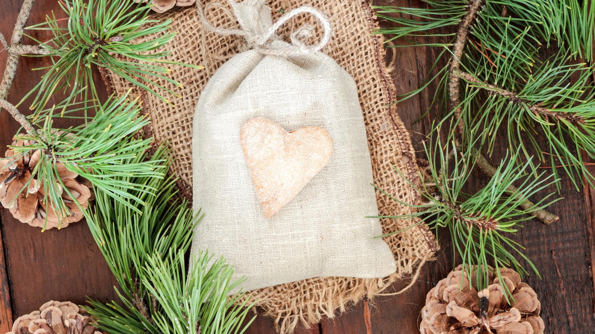 Weihnachtsgeschenke verpacken, Jutesäckchen