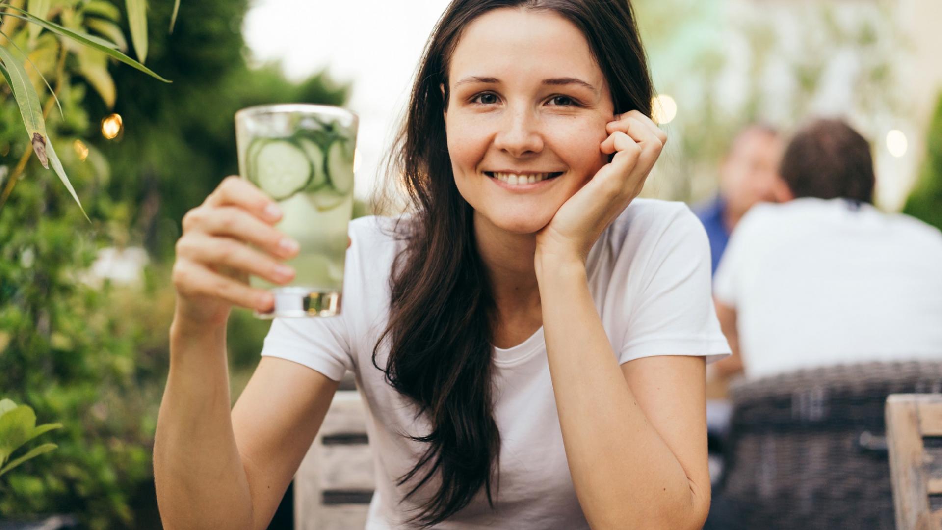 Frau, Glas, Wasser