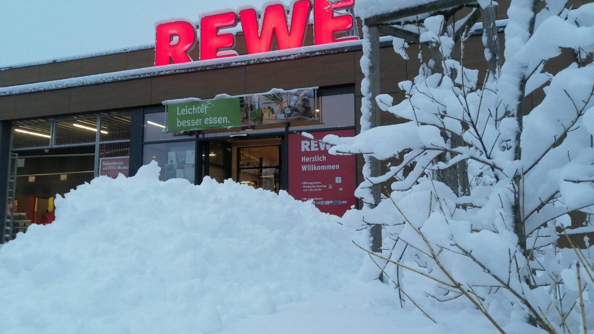 Schnee rewe supermarkt