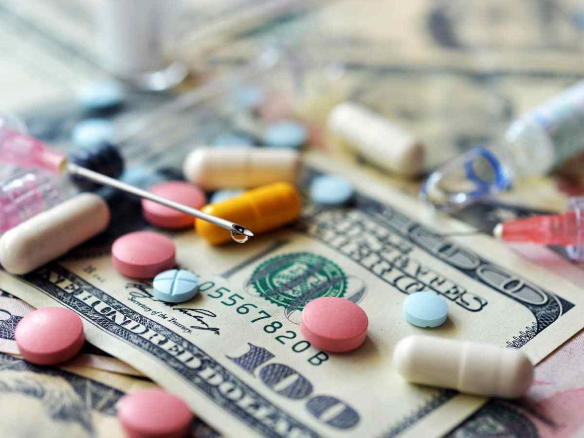 medikamente pillen spritze dollar geld