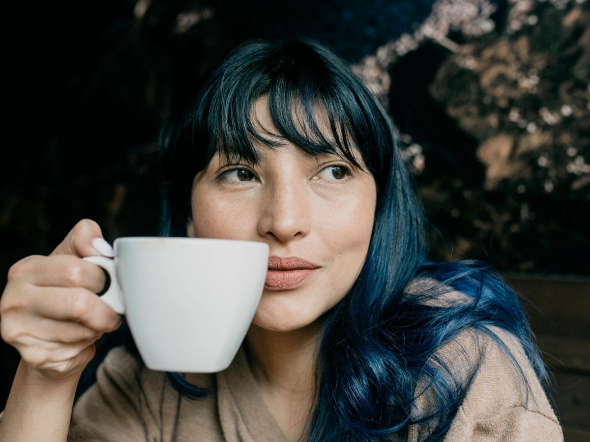 kaffee frau trinken lecker