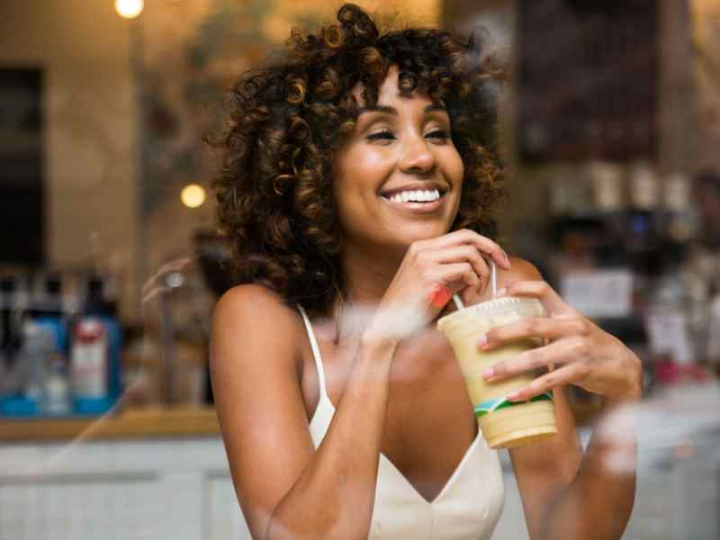 iced coffee hair, eiskaffee, poc frau