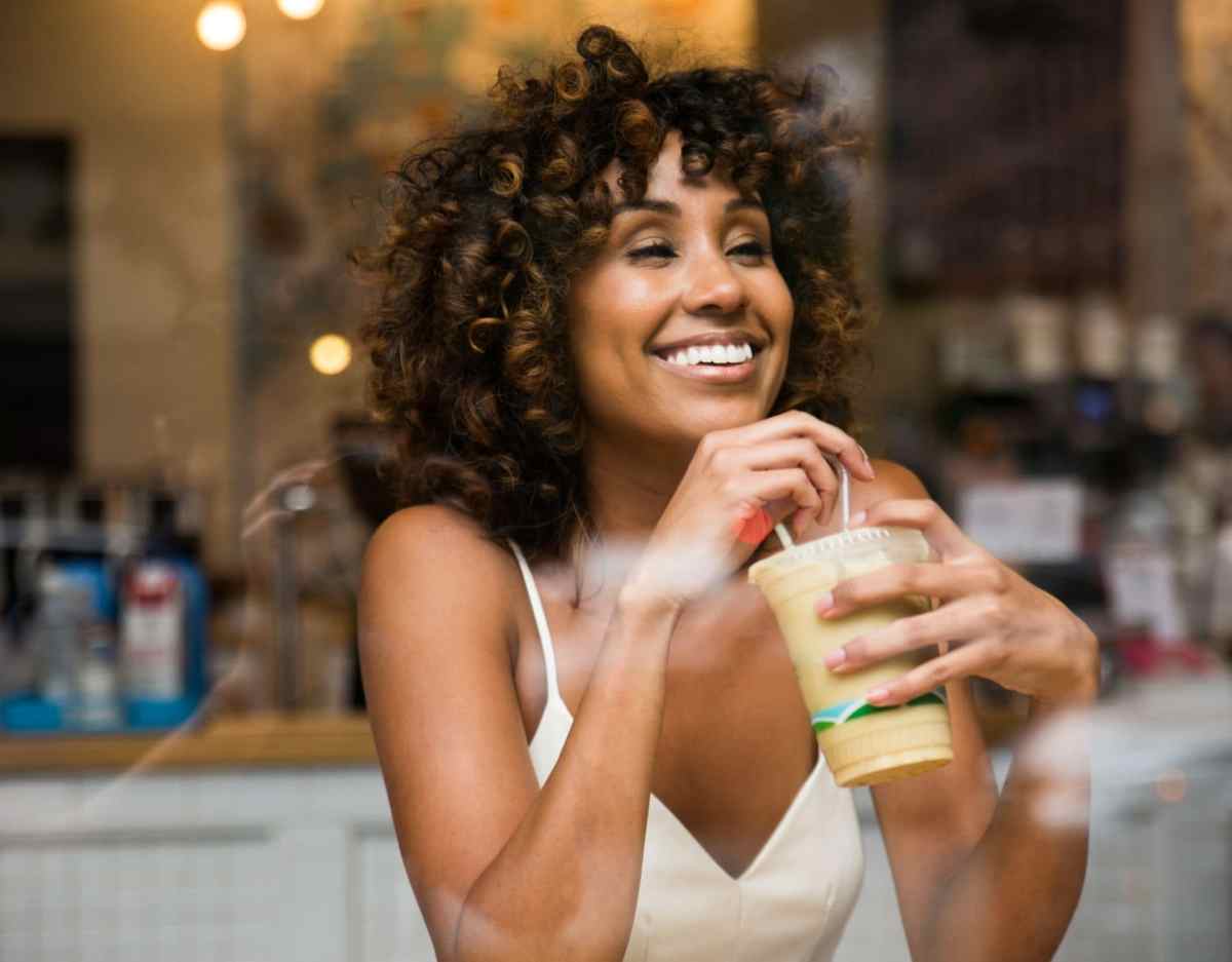 iced coffee hair, eiskaffee, poc frau