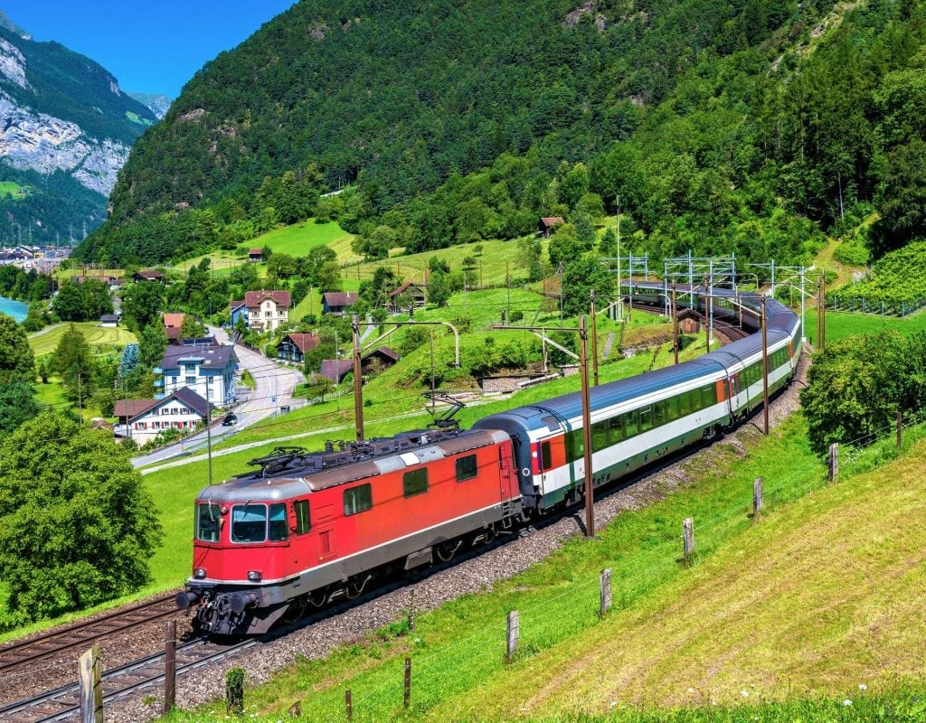 Gotthard Express Zugreise Schweiz