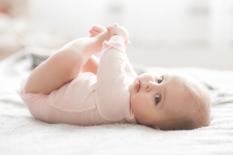 Diese 26 wunderschönen Baby-Namen stehen für Unabhängigkeit und Stärke