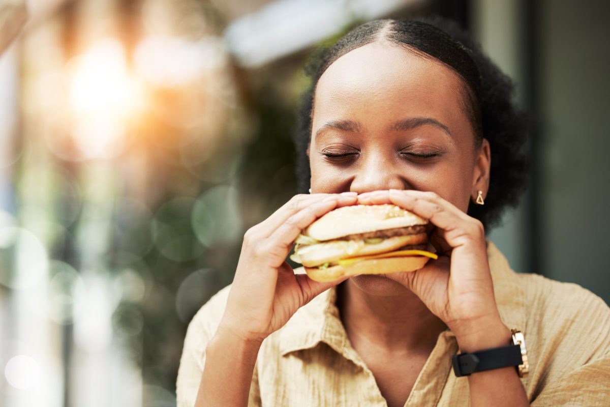 Frau Burger essen