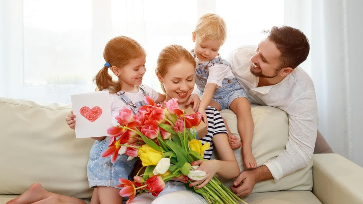 Blumen eigenen sich perfekt als Geschenk für den Muttertag.. © Evgeny Atamanenko / Shutterstock.com