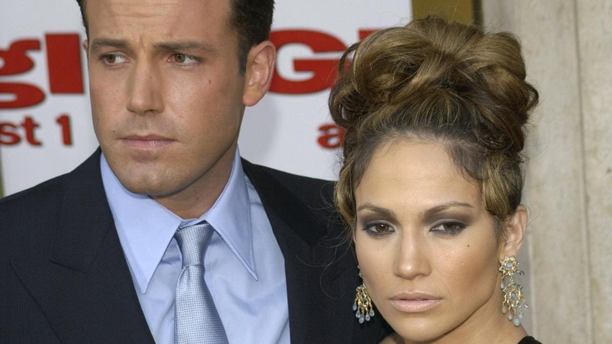 Ben Affleck und Jennifer Lopez (hier im Jahr 2003) waren knapp zwei Jahre lang ein Paar.. © Featureflash Photo Agency / Shutterstock.com