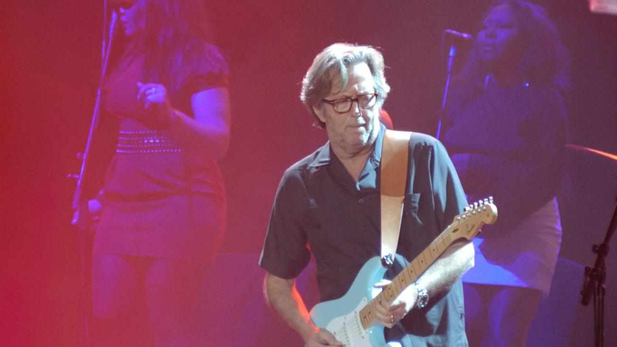 Eric Clapton während eines Konzerts im US-amerikanischen Sacramento.. © Randy Miramontez / Shutterstock.com