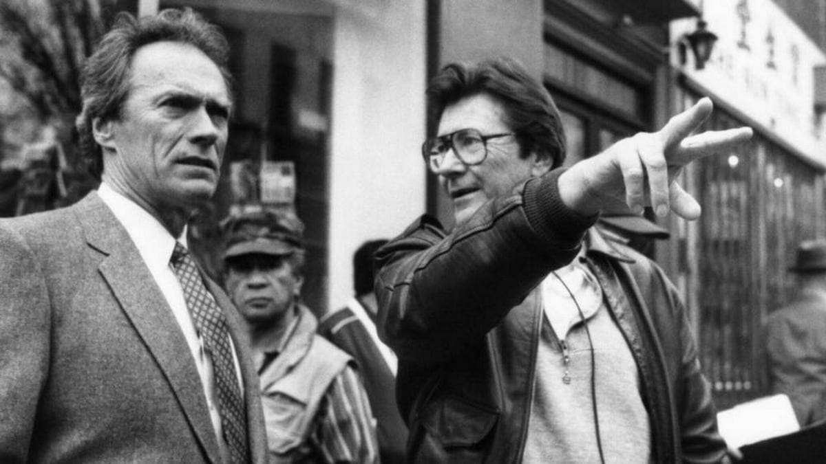US-Stuntman Wayne "Buddy" Van Horn (r.) und US-Star Clint Eastwood an einem Filmset im Jahr 1988.. © imago images/Everett Collection