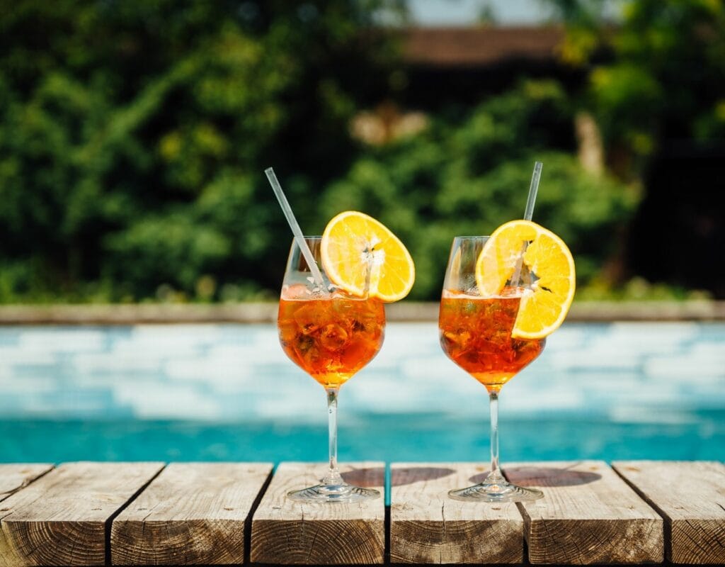 Aperol Spritz am Pool