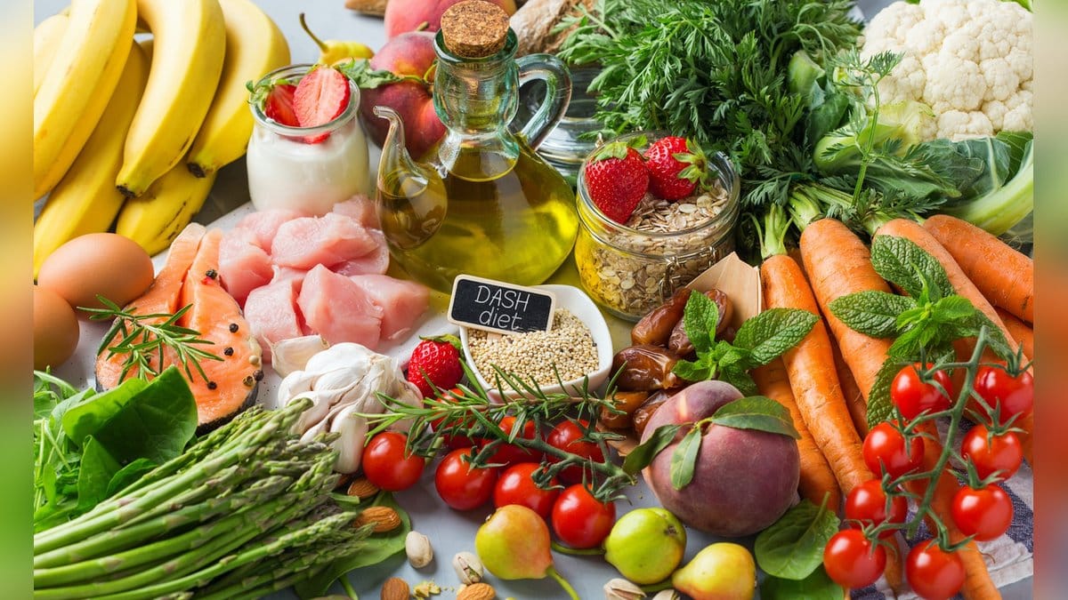 Bei der DASH-Diät kommt viel Obst und Gemüse auf den Teller.. © Antonina Vlasova/Shutterstock.com
