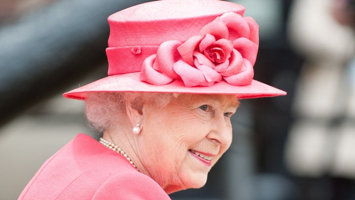 Die Queen überrascht mit einem besonderen Brief auf Instagram.. © Copyright (c) 2012 Shaun Jeffers/Shutterstock.  No use without permission.