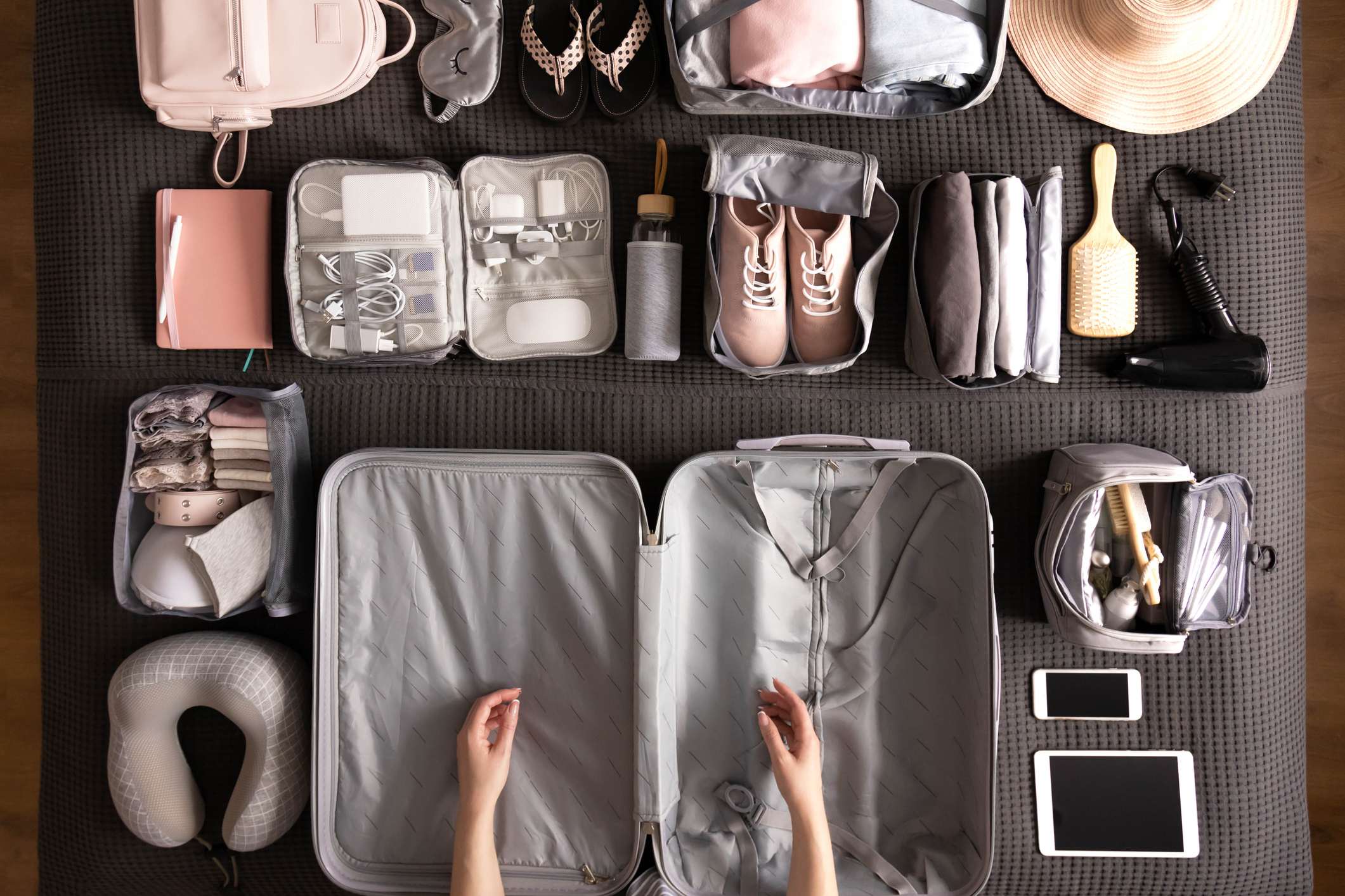 Sommerurlaub: Diese 10 Must-Haves gehören jetzt in deinen Koffer!