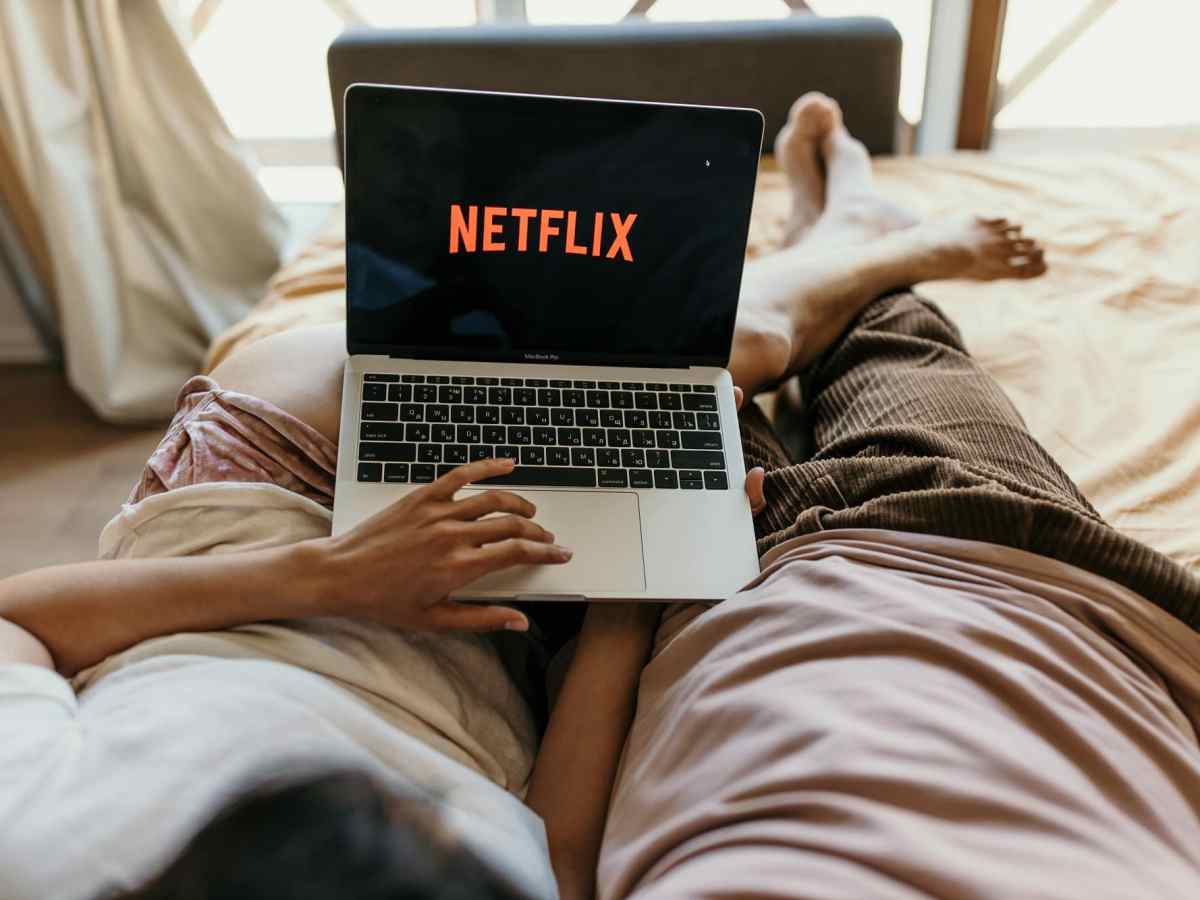Paar schaut Netflix