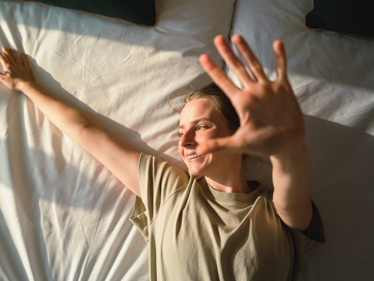 Hitzewelle: 11 Tipps, wie du die Wärme im Schlafzimmer erfolgreich besiegen kannst