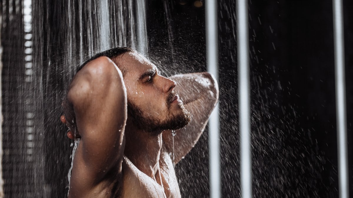 Wie oft sollte man duschen?. © UfaBizPhoto/Shutterstock.com