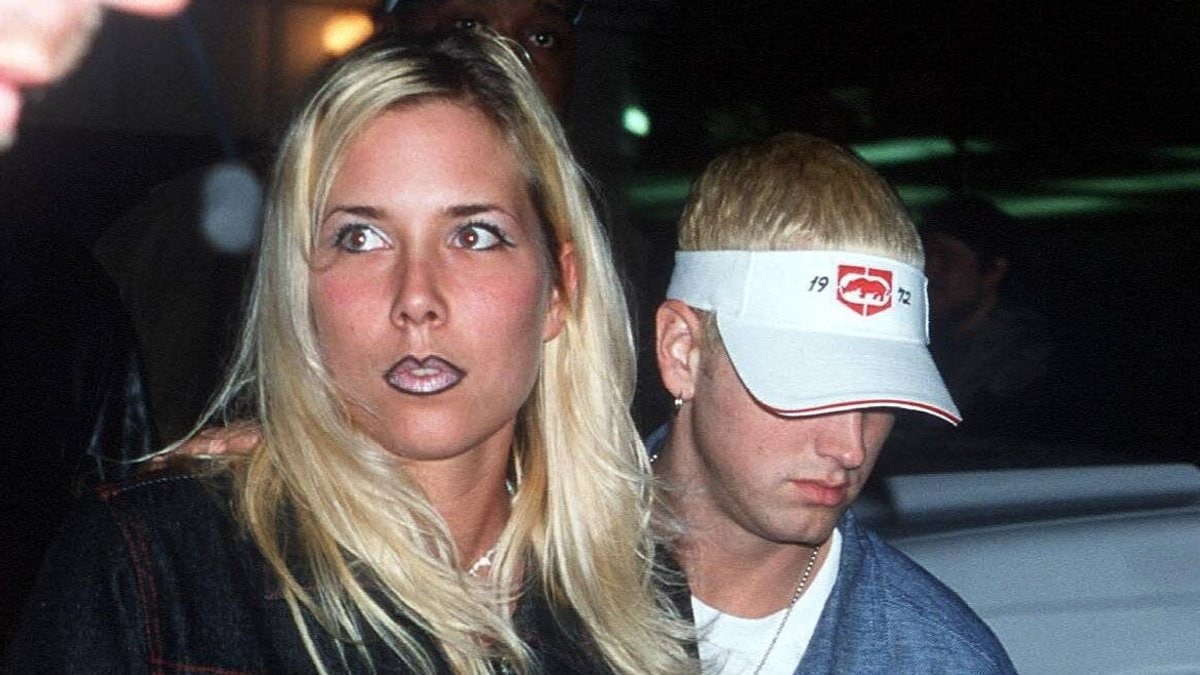 Eminem und seine Ex-Frau Kim im Jahr 2000.. © imago images/ZUMA Press