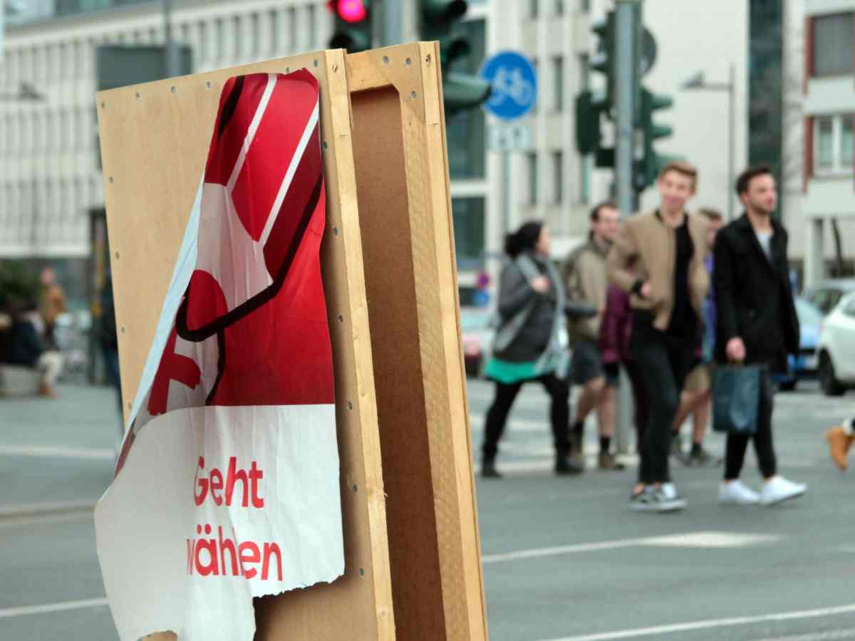 Bundestagswahl Aufruf Politik Wählen Fußgänger Plakat