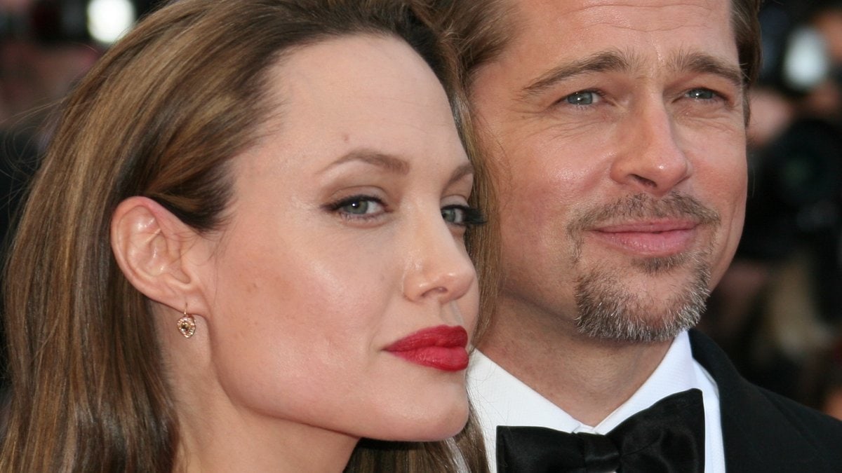 Angelina Jolie und Brad Pitt streiten seit Jahren vor Gericht.. © Denis Makarenko/Shutterstock.com