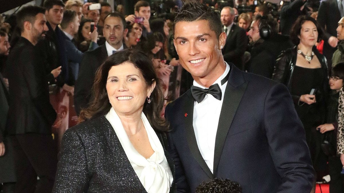 Dolores Aveiro und Cristiano Ronaldo auf dem roten Teppich. © imago/ZUMA Press