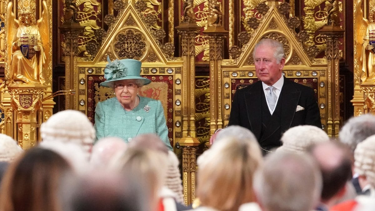 Queen Elizabeth II. und Prinz Charles im Dezember 2019.. © imago/PA Images