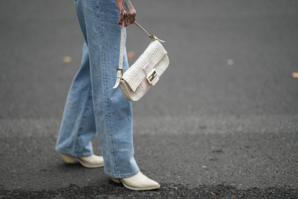 Flared Jeans Herbst Trends 2021