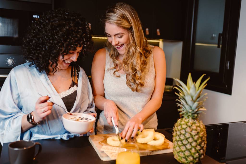 Frauen mit Früchten