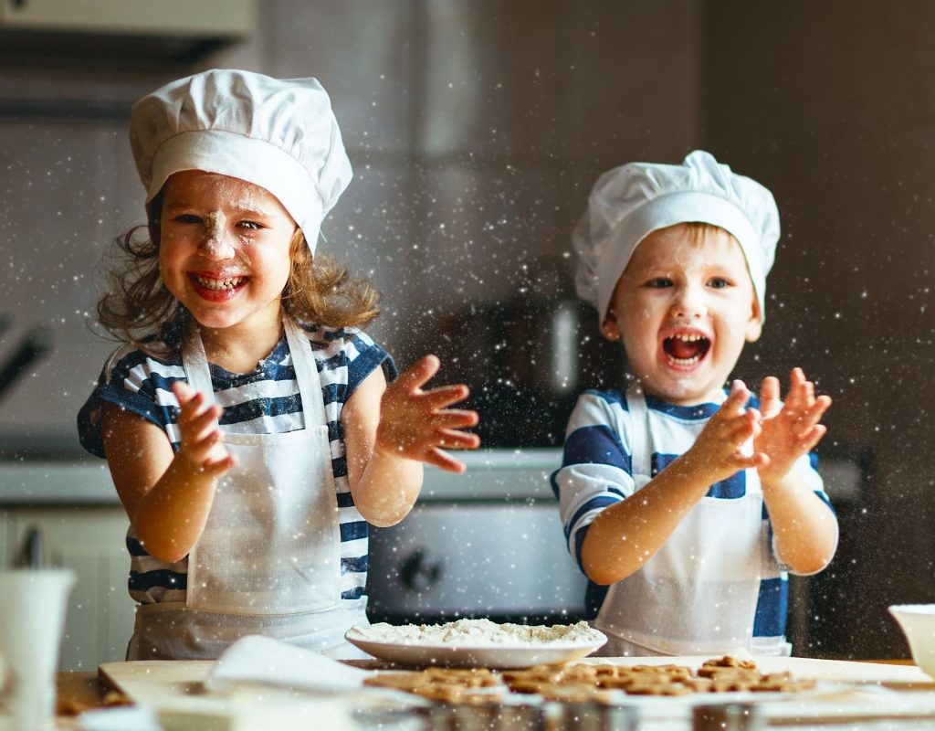 Plätzchen backen Kinder Weihnachtsaktivität