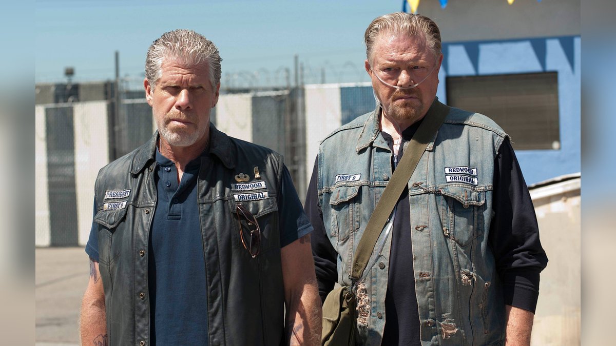 William Lucking (r.) spielte in "Sons of Anarchy" neben Ron Perlman.. © imago images/Everett Collection